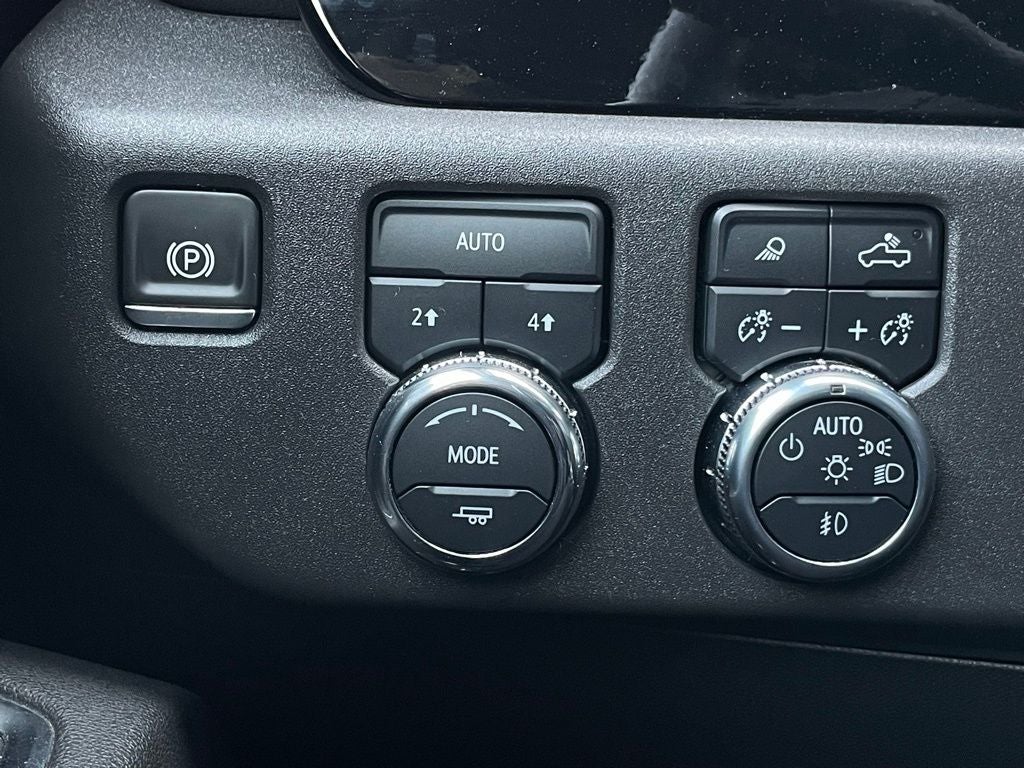 2025 GMC Sierra 1500 SLT - Photo 13