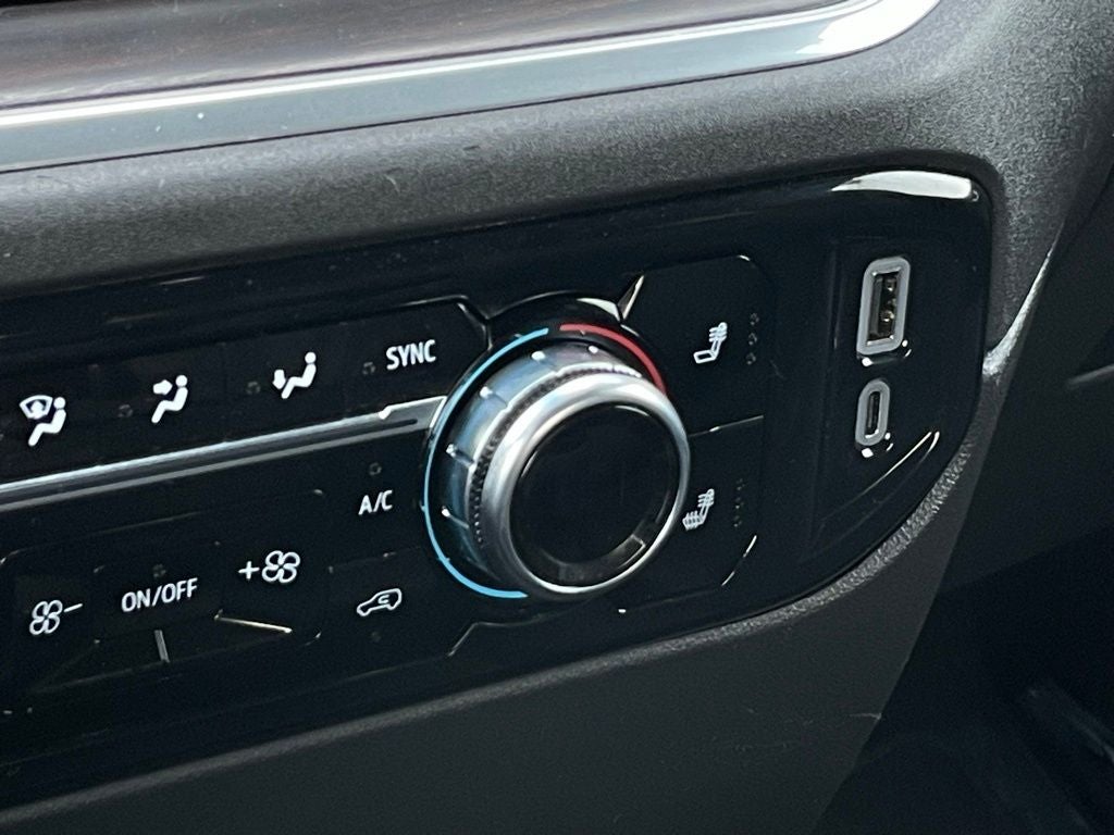 2025 GMC Sierra 1500 SLT - Photo 20