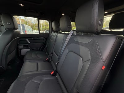 2024 Land Rover Defender 130 X-Dynamic SE
