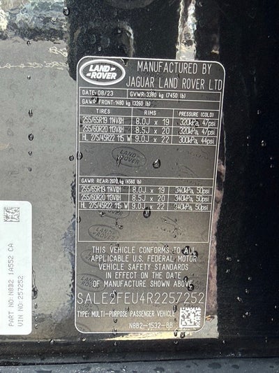 2024 Land Rover Defender 130 X-Dynamic SE
