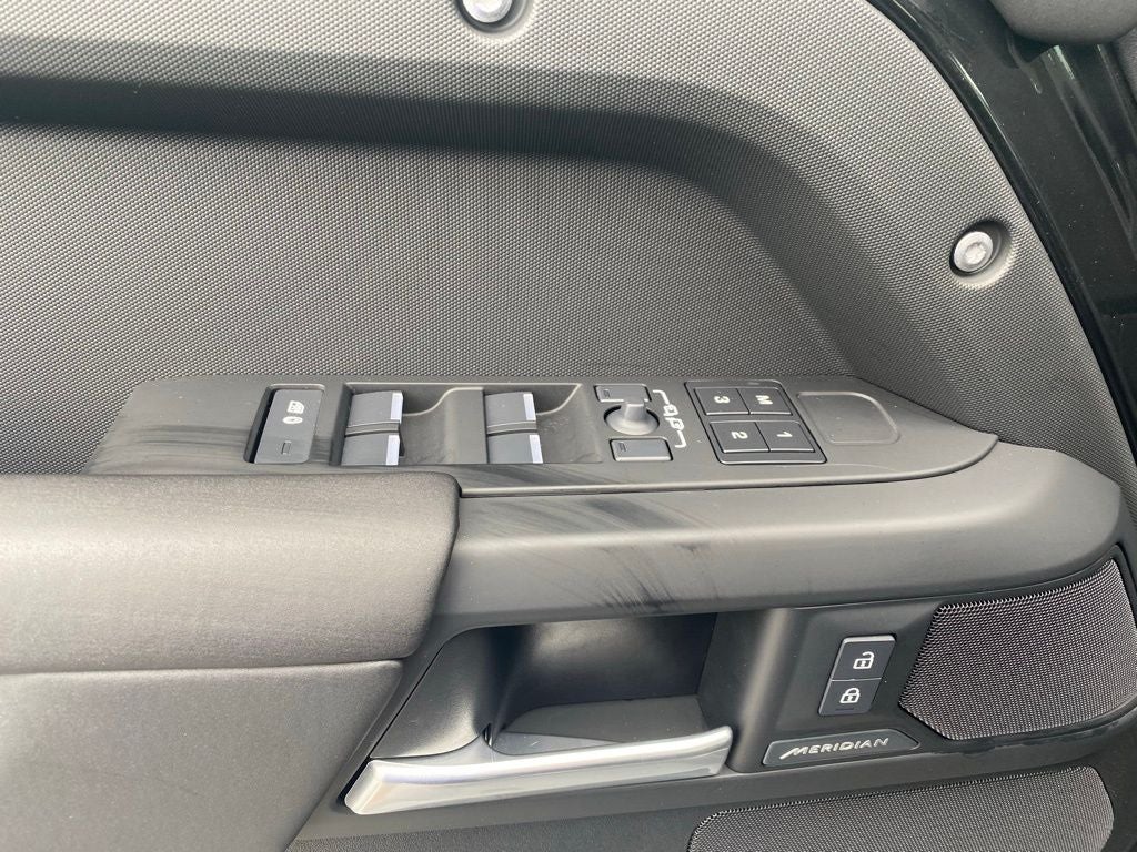 2025 Land Rover Defender 110 S