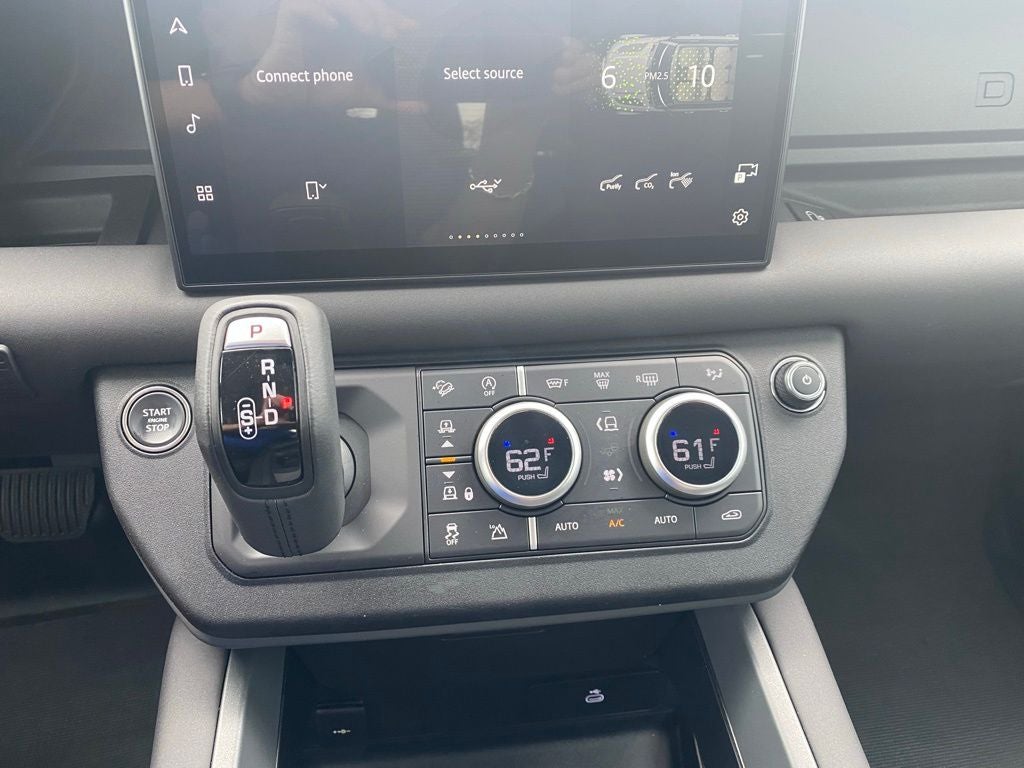 2025 Land Rover Defender 110 S