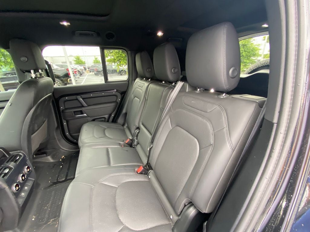 2025 Land Rover Defender 130 Outbound