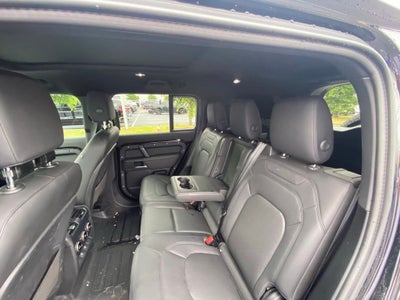 2025 Land Rover Defender 130 Outbound