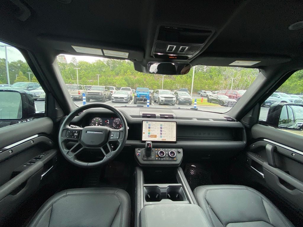 2025 Land Rover Defender 130 Outbound