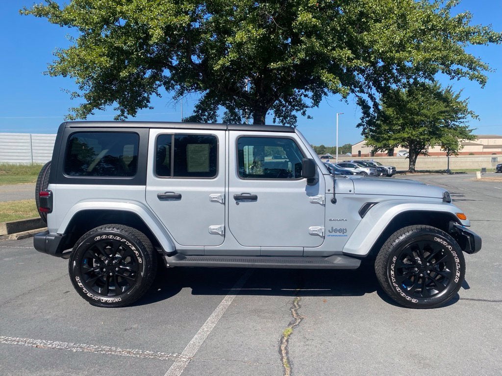 2023 Jeep Wrangler Sahara 4xe - HARD TOP - CLEAN CARFAX