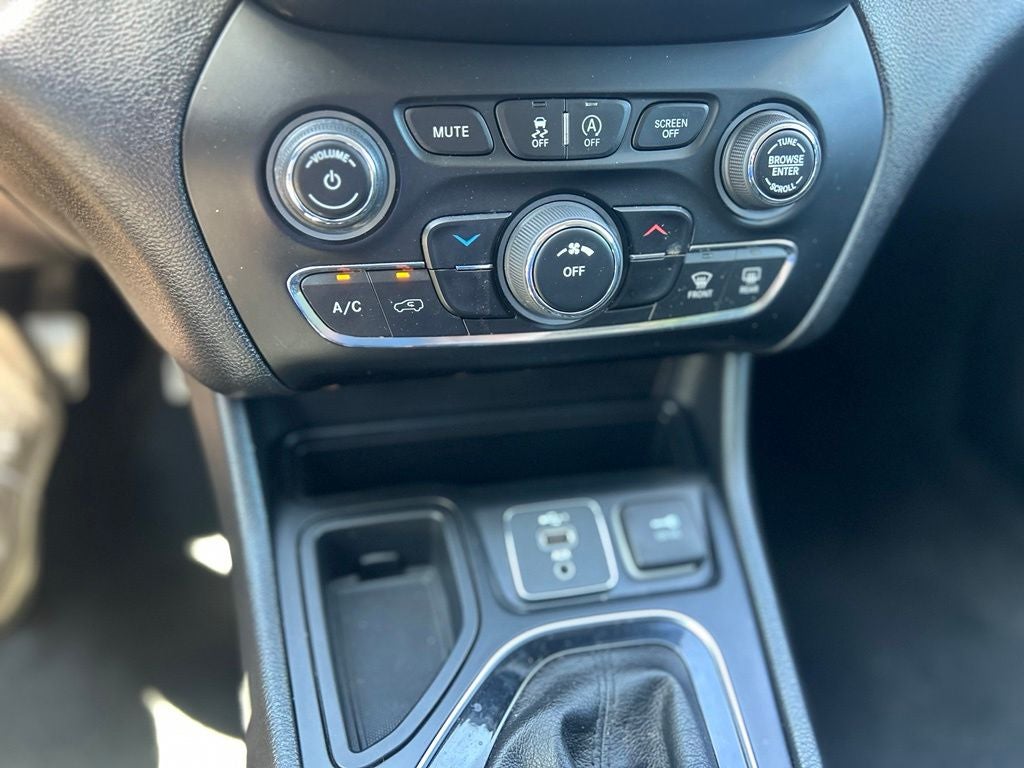 2020 Jeep Cherokee Altitude