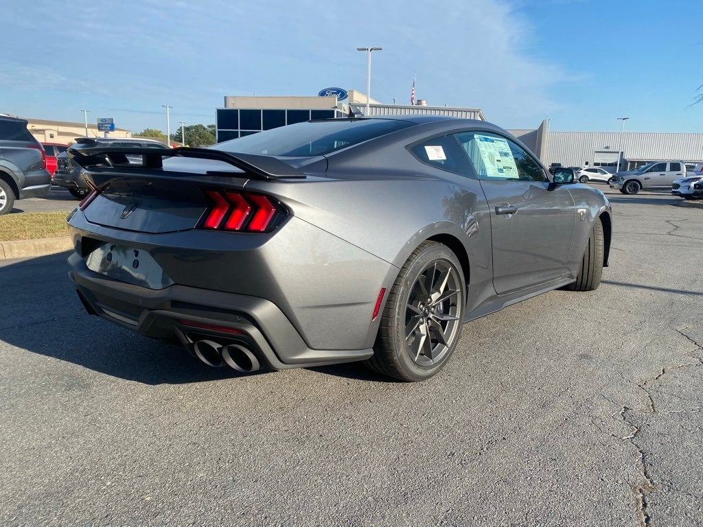 2025 Ford Mustang Dark Horse