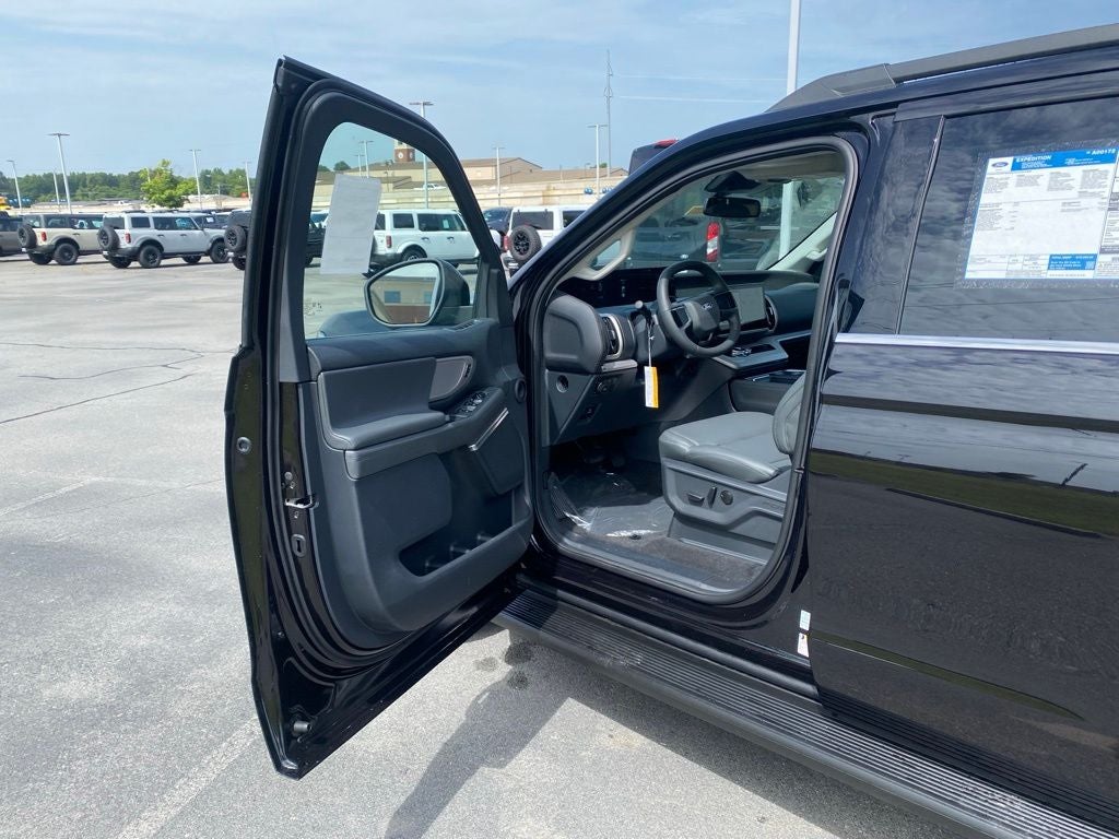 2027 Ford Expedition Active