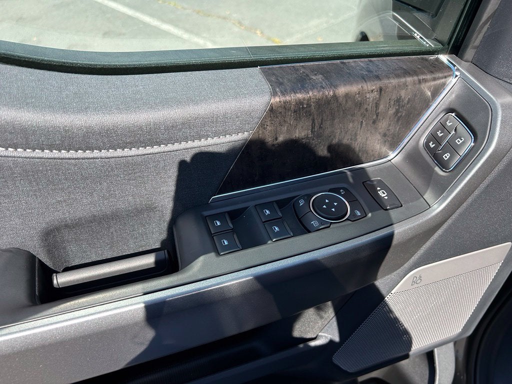 2027 Ford F-250SD Lariat - 4WD - HIGH OUTPUT DIESEL