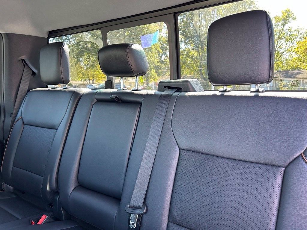 2027 Ford F-250SD Lariat - 4WD - HIGH OUTPUT DIESEL