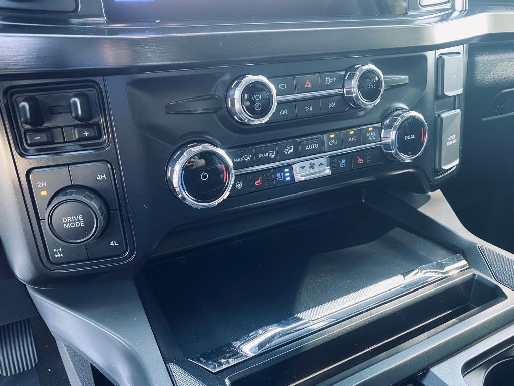 2026 Ford F-250SD Lariat - 4WD - 6.7L POWER STROKE - PREMIUM & BLACK APPEAR