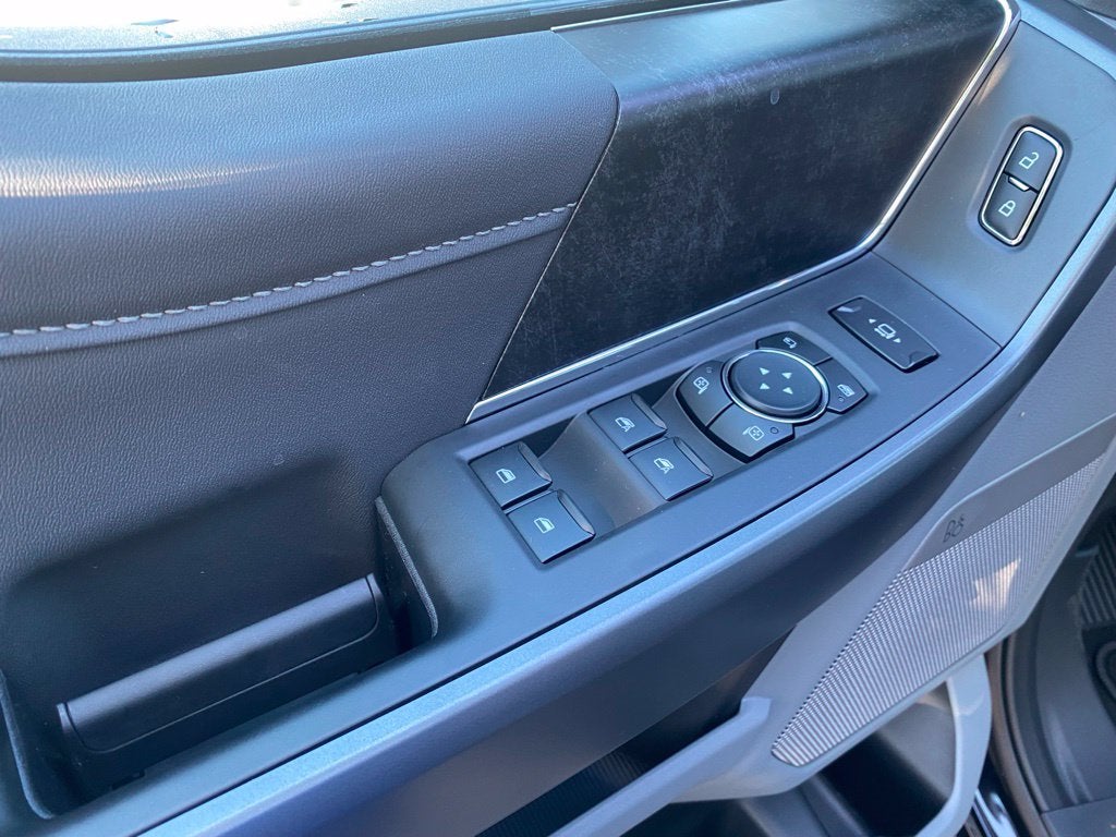 2027 Ford F-350SD XLT - 4WD - DUAL REAR WHEEL - H/O DIESEL