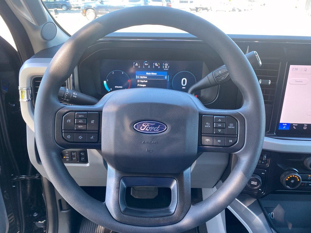 2027 Ford F-350SD XLT - 4WD - DUAL REAR WHEEL - H/O DIESEL