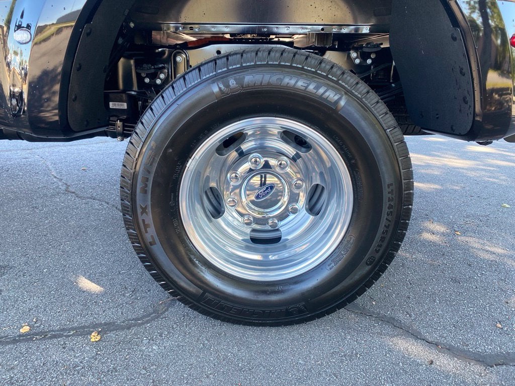 2027 Ford F-350SD XLT - 4WD - DUAL REAR WHEEL - H/O DIESEL