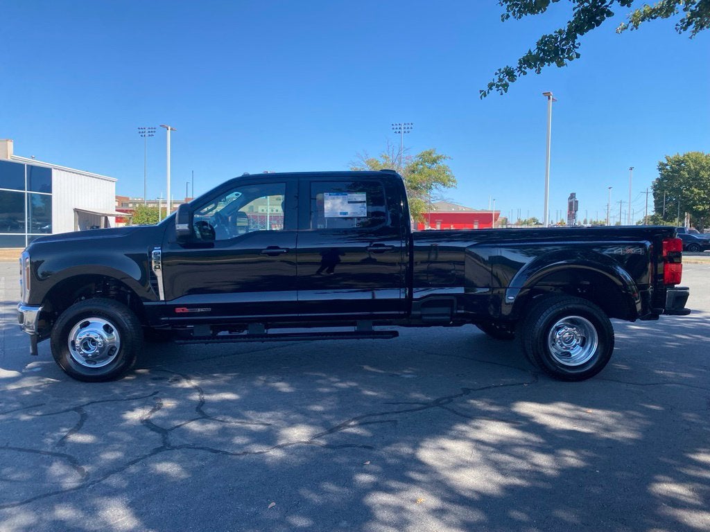 2027 Ford F-350SD XLT - 4WD - DUAL REAR WHEEL - H/O DIESEL