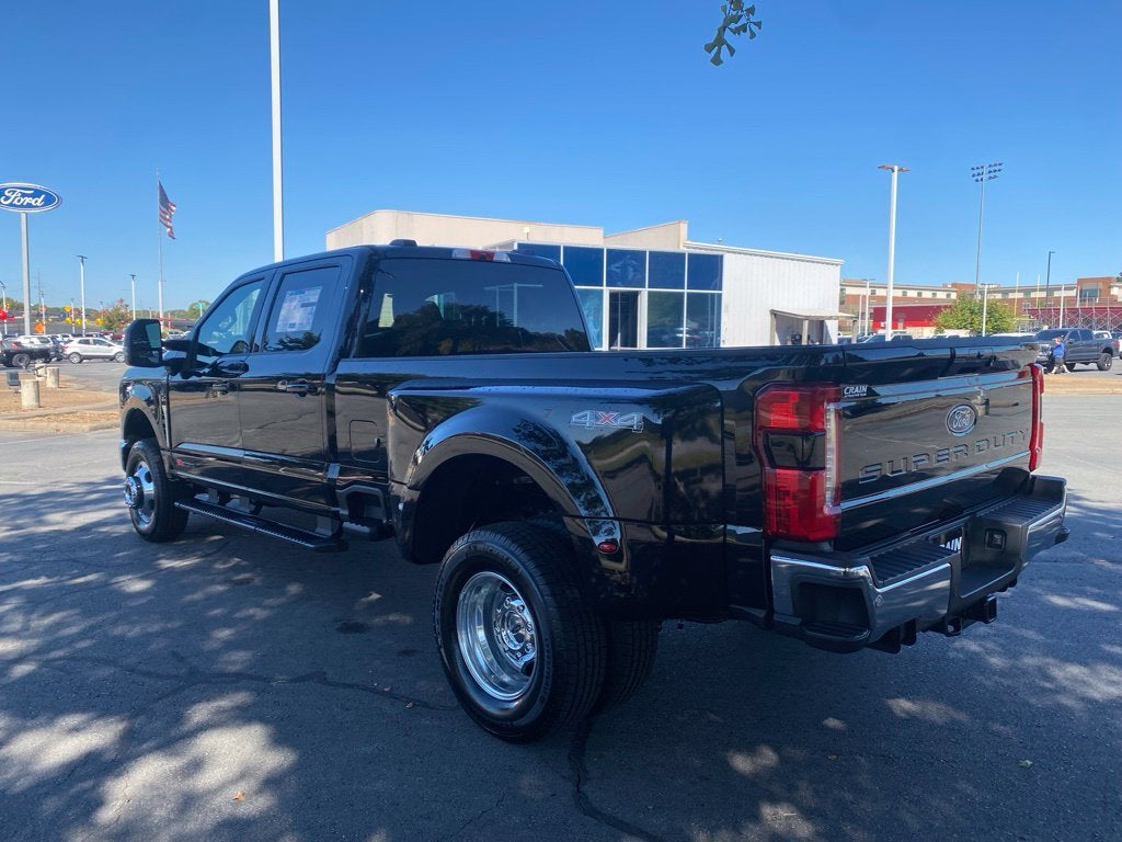 2027 Ford F-350SD XLT - 4WD - DUAL REAR WHEEL - H/O DIESEL