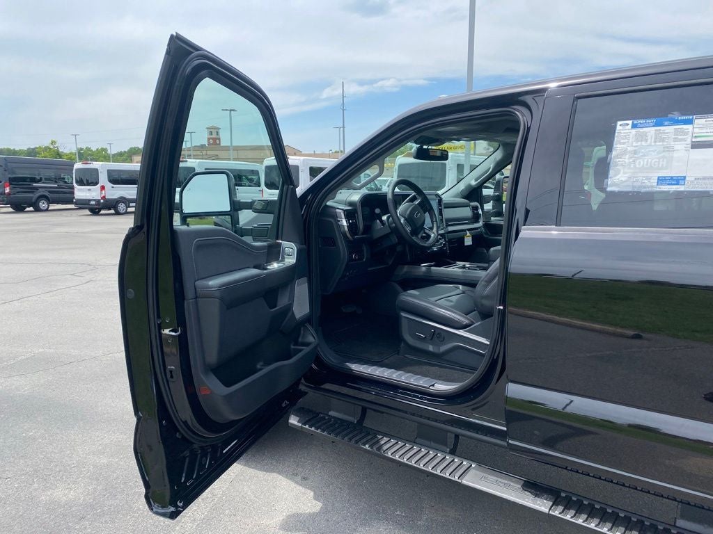 2026 Ford F-350SD Lariat DRW