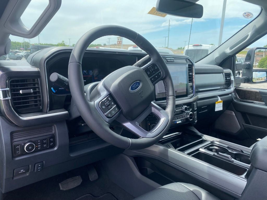 2026 Ford F-350SD Lariat DRW