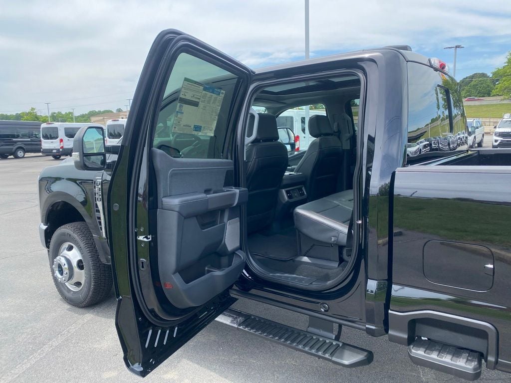 2026 Ford F-350SD Lariat DRW