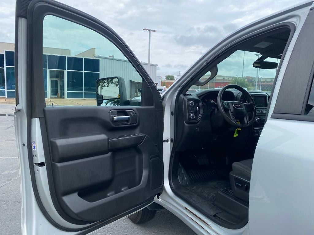 2023 GMC Sierra 3500HD Pro CHASSIS PRO - FLAT BED