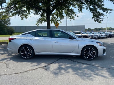 2024 Nissan Altima 2.5 SR - FORD BLUE CERTIFIED - CARFAX ONE OWNER