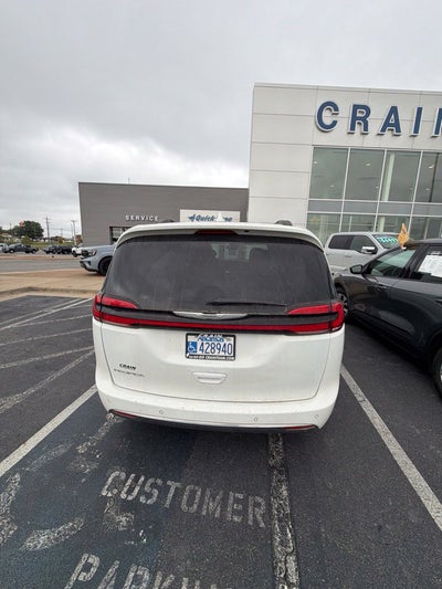 2022 Chrysler Pacifica Touring L