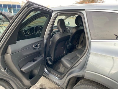 2021 Volvo XC60 T5 Momentum