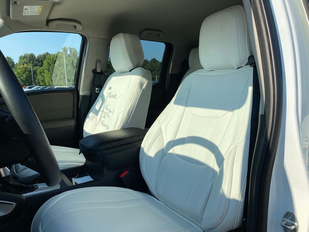 2024 Nissan Frontier SV