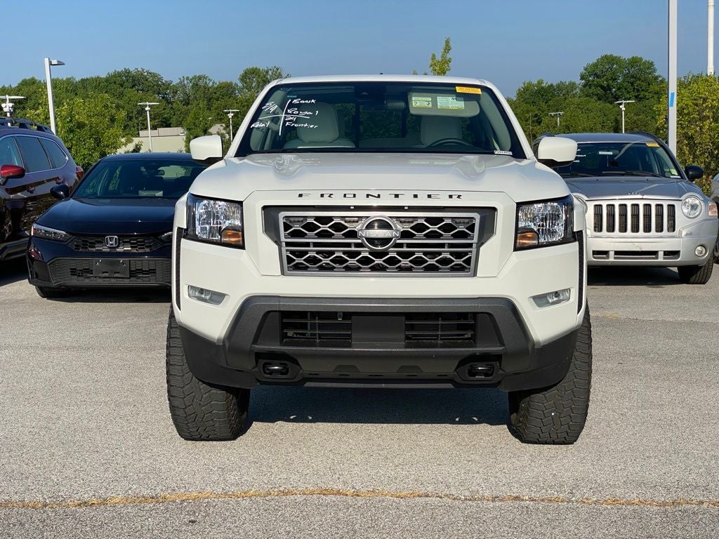 2024 Nissan Frontier SV