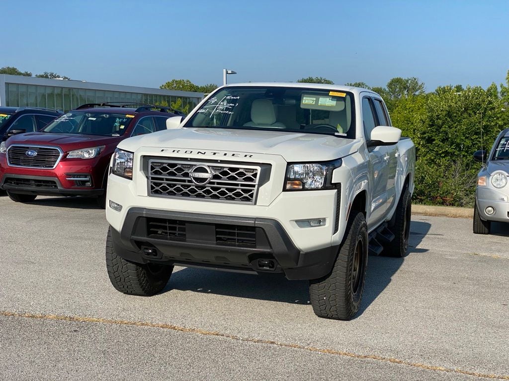 2024 Nissan Frontier SV