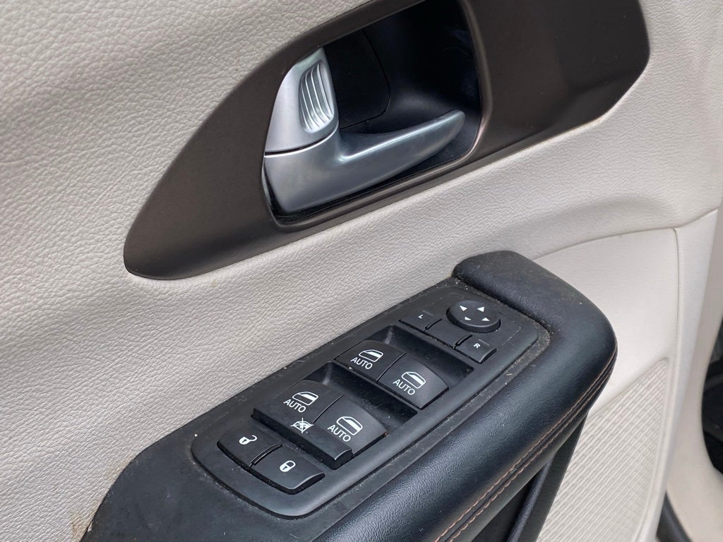 2017 Chrysler Pacifica Touring L Plus