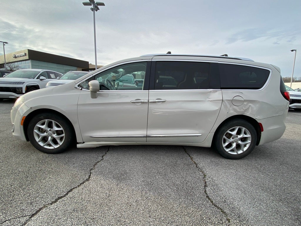 2017 Chrysler Pacifica Touring L Plus