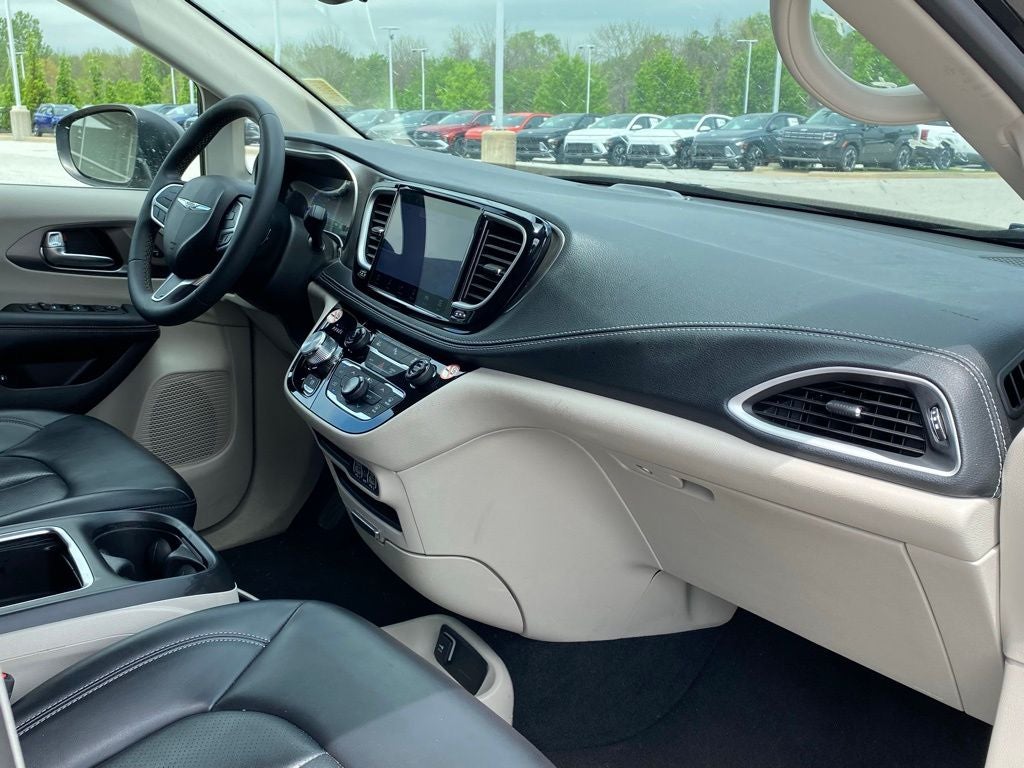 2023 Chrysler Pacifica Hybrid Touring L