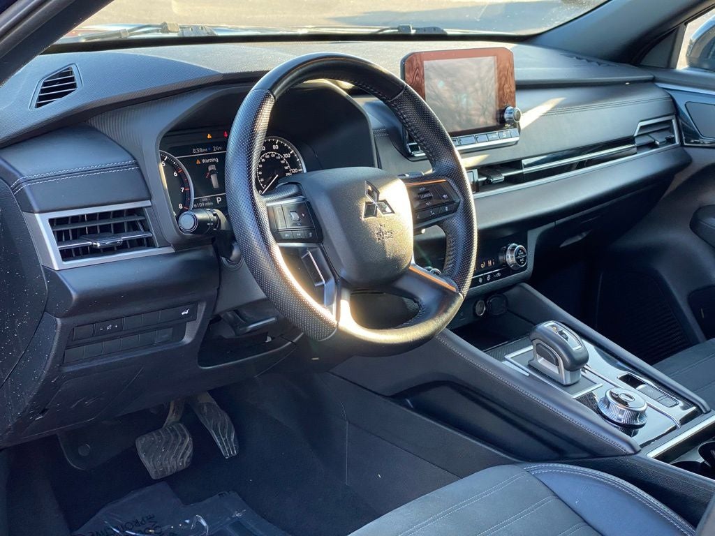 2022 Mitsubishi Outlander SE