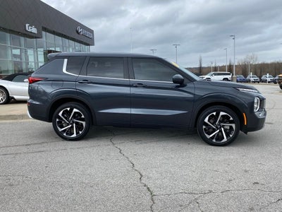 2024 Mitsubishi Outlander SE