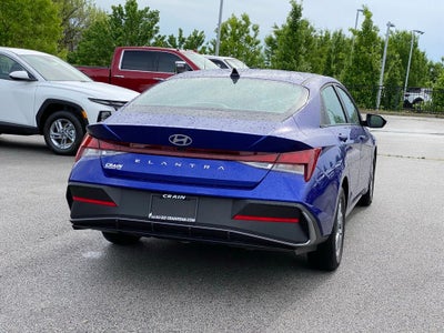 2024 Hyundai Elantra SE