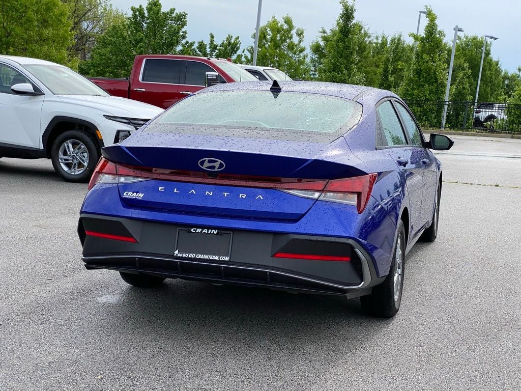 2024 Hyundai Elantra SE