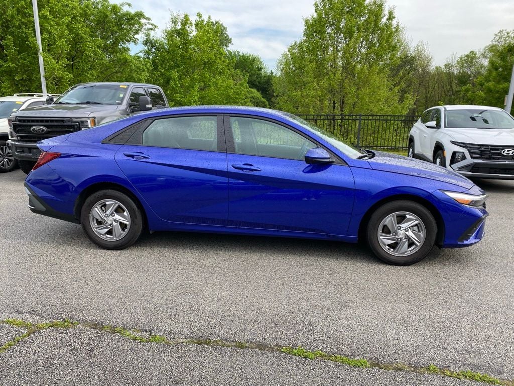 2024 Hyundai Elantra SE