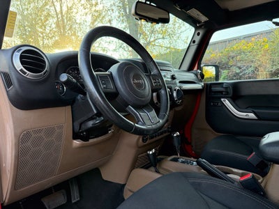 2016 Jeep Wrangler Unlimited Sahara - 4WD / CARFAX ONE OWNER