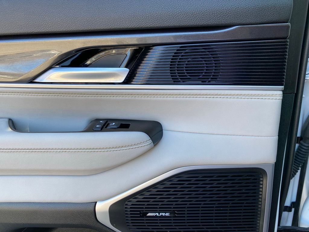 2024 Jeep Wagoneer Base