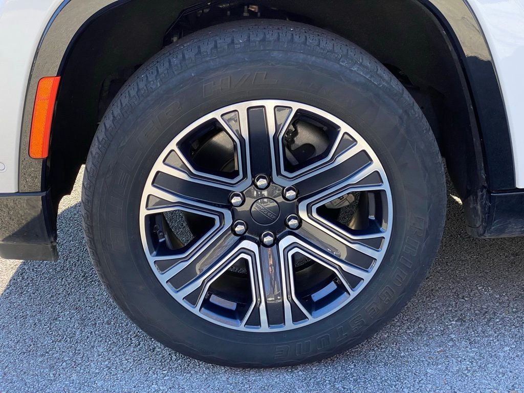 2024 Jeep Wagoneer Base