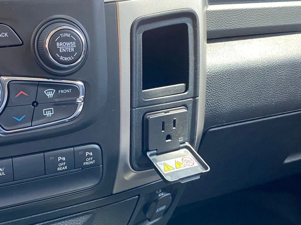 2019 RAM 1500 Classic SLT 4X4