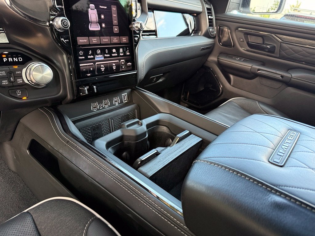 2026 RAM 1500 Limited - 4WD / PANORAMIC SUNROOF / CLEAN CARFAX
