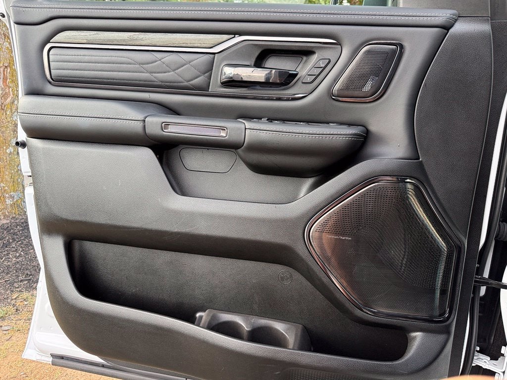 2026 RAM 1500 Limited - 4WD / PANORAMIC SUNROOF / CLEAN CARFAX
