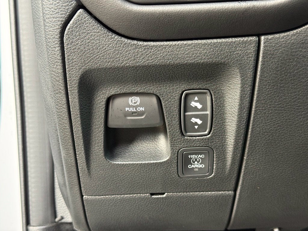 2026 RAM 1500 Limited - 4WD / PANORAMIC SUNROOF / CLEAN CARFAX