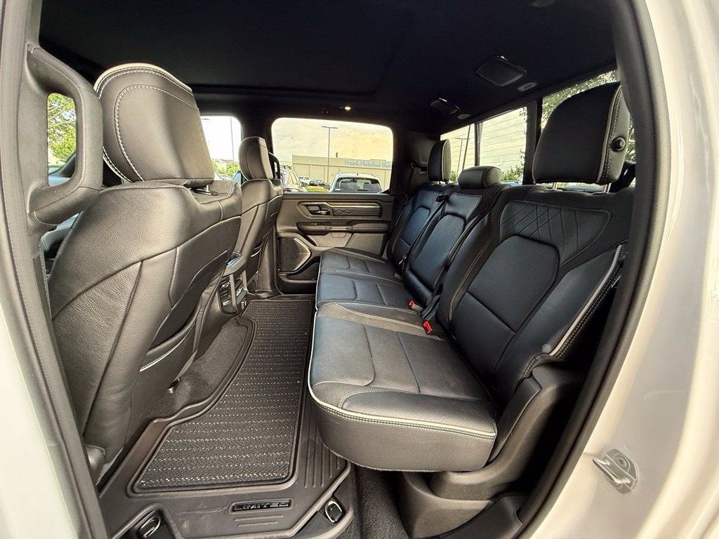 2026 RAM 1500 Limited - 4WD / PANORAMIC SUNROOF / CLEAN CARFAX