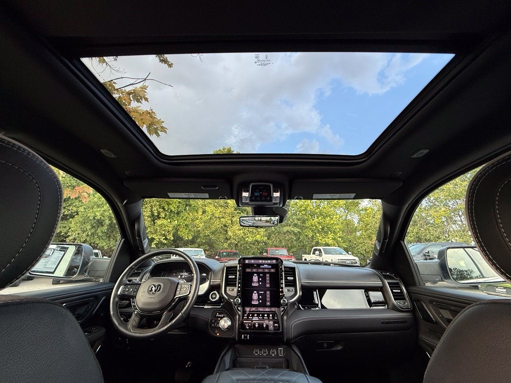 2026 RAM 1500 Limited - 4WD / PANORAMIC SUNROOF / CLEAN CARFAX