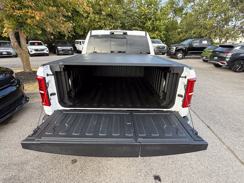 2026 RAM 1500 Limited - 4WD / PANORAMIC SUNROOF / CLEAN CARFAX