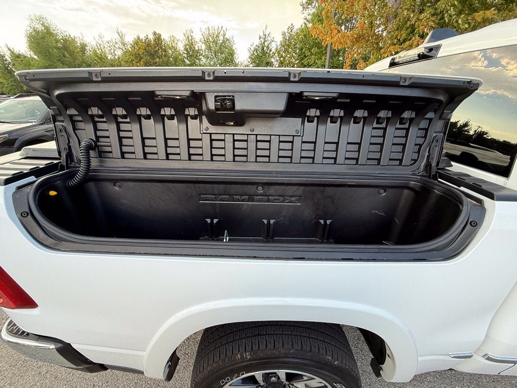 2026 RAM 1500 Limited - 4WD / PANORAMIC SUNROOF / CLEAN CARFAX